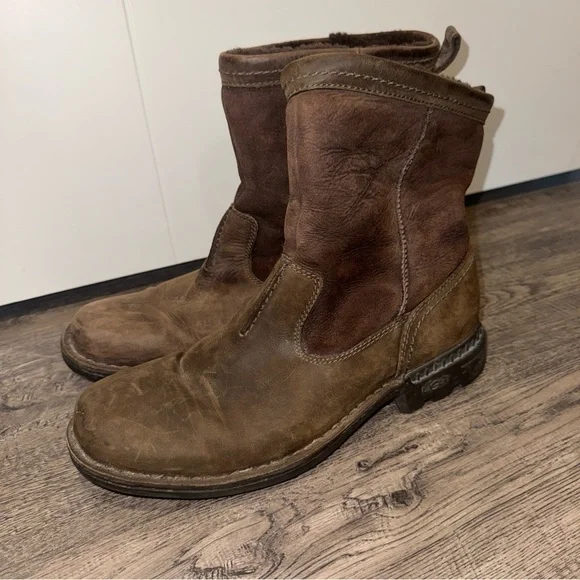 Vintage UGG Men’s Dark Brown Leather Lace-Up Shearling Lined Boots Size 10 Vintage UGG Men main image 3